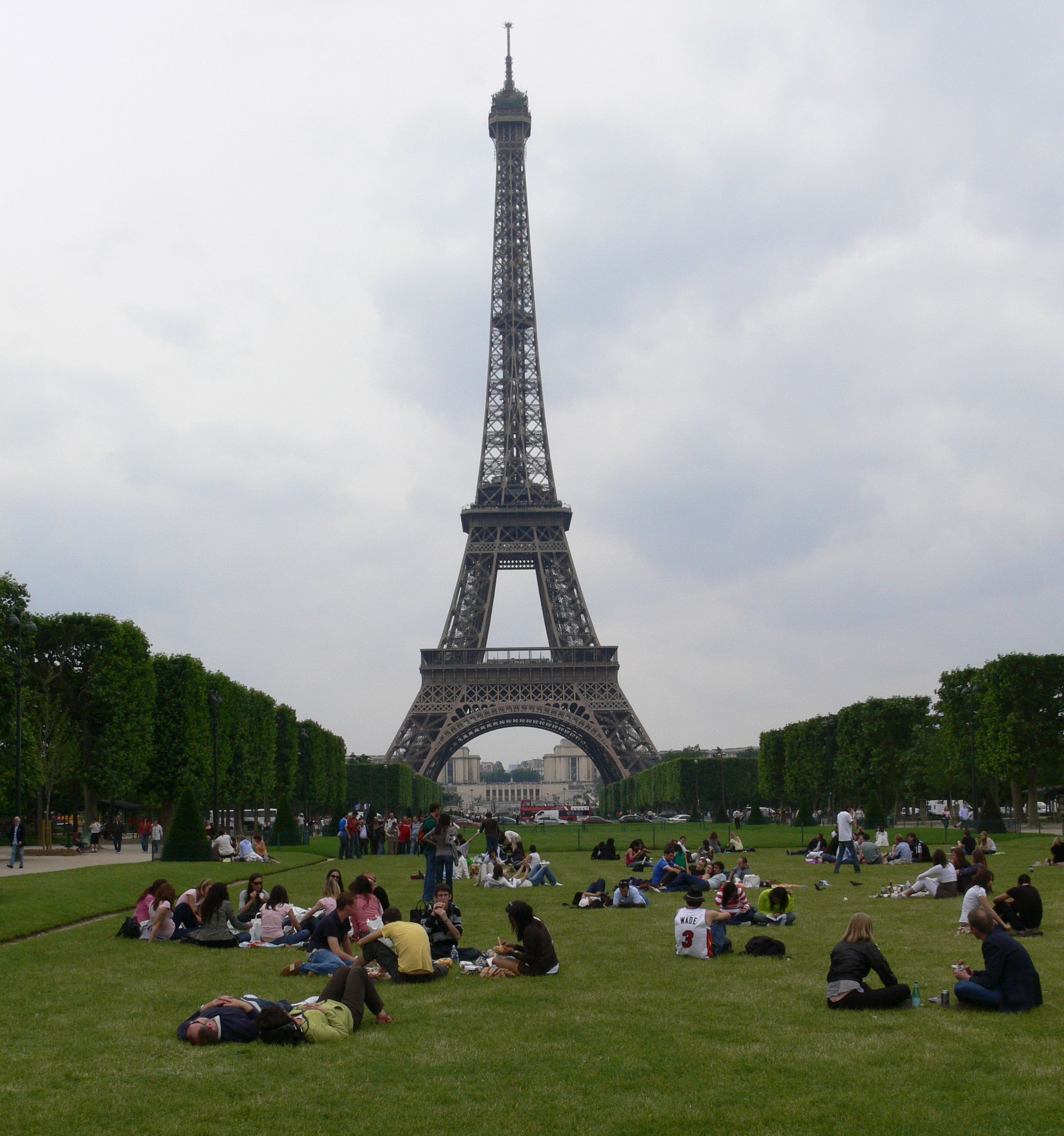 Mennesker på Eiffeltårn-foto..